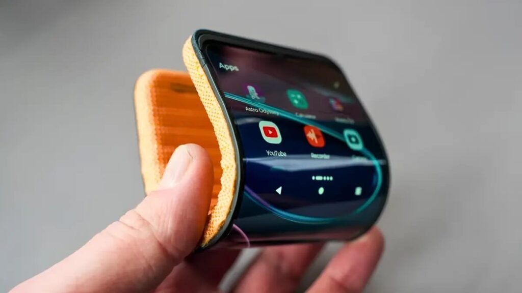Motorola Foldable Phone 2025, Motorola 300MP Camera Phone, 1TB Storage Smartphone, Foldable 5G Phone Under 15000, Motorola Foldable 5G, Motorola 7000mAh Battery Phone Cheap Foldable Phone 2025, Motorola 24GB RAM Phone, Foldable Phone Unboxing, Motorola Flagship Killer 2025